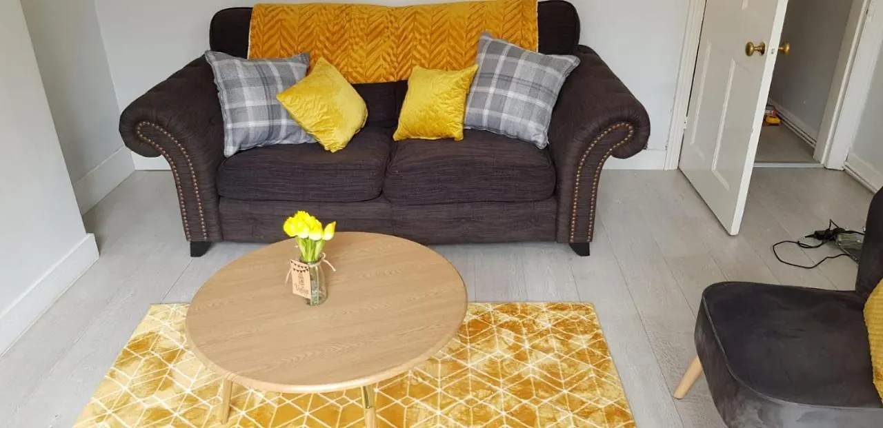 노팅엄 Matlock Street - Excellent House For Essential Workers And Contractors Parking Wifi 빌라 영국
