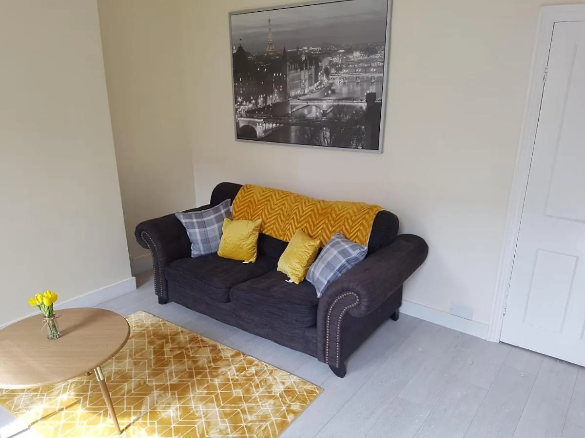 노팅엄 Matlock Street - Excellent House For Essential Workers And Contractors Parking Wifi 빌라