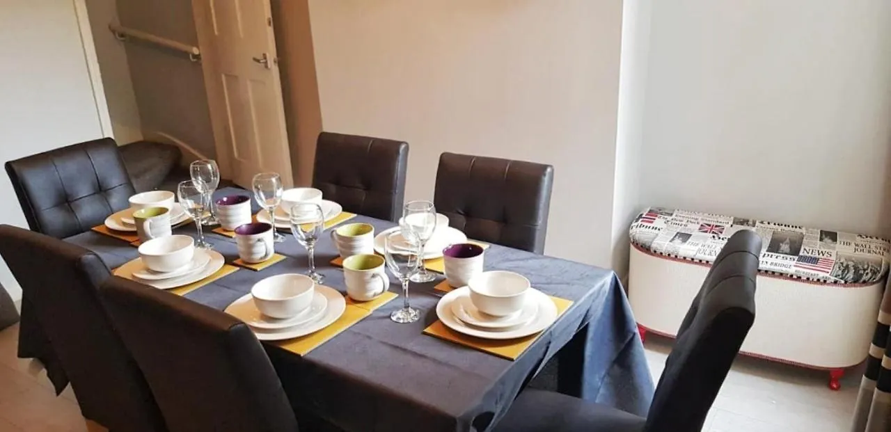 펜션 노팅엄 Matlock Street - Excellent House For Essential Workers And Contractors Parking Wifi 빌라