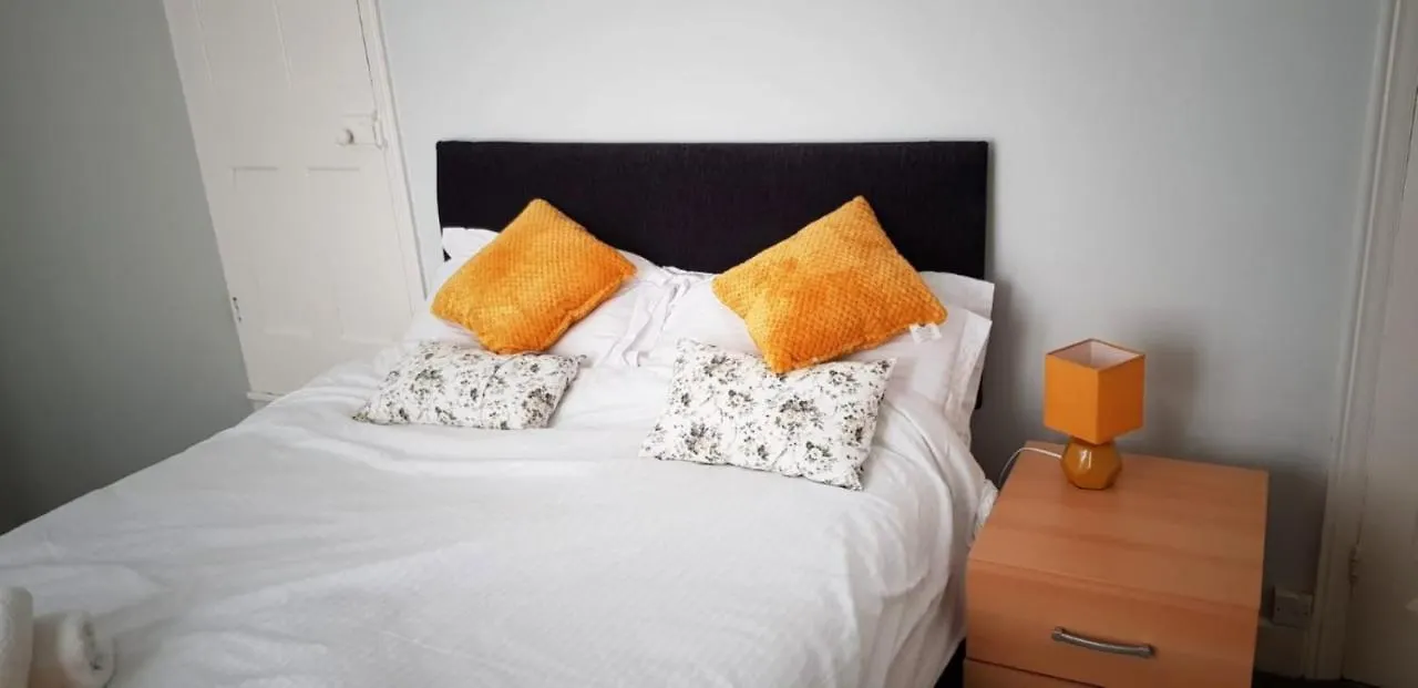 노팅엄 Matlock Street - Excellent House For Essential Workers And Contractors Parking Wifi 빌라 0*,  영국