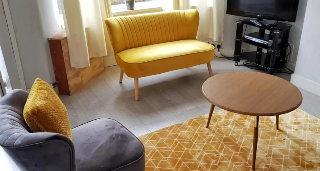노팅엄 Matlock Street - Excellent House For Essential Workers And Contractors Parking Wifi 빌라