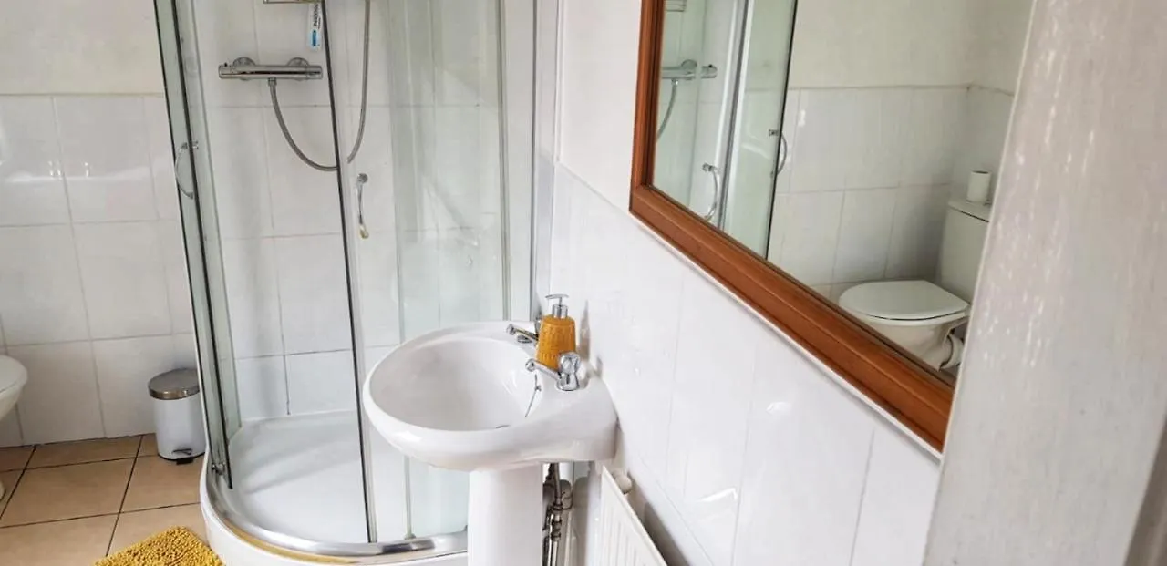 노팅엄 Matlock Street - Excellent House For Essential Workers And Contractors Parking Wifi 빌라 0*,  영국