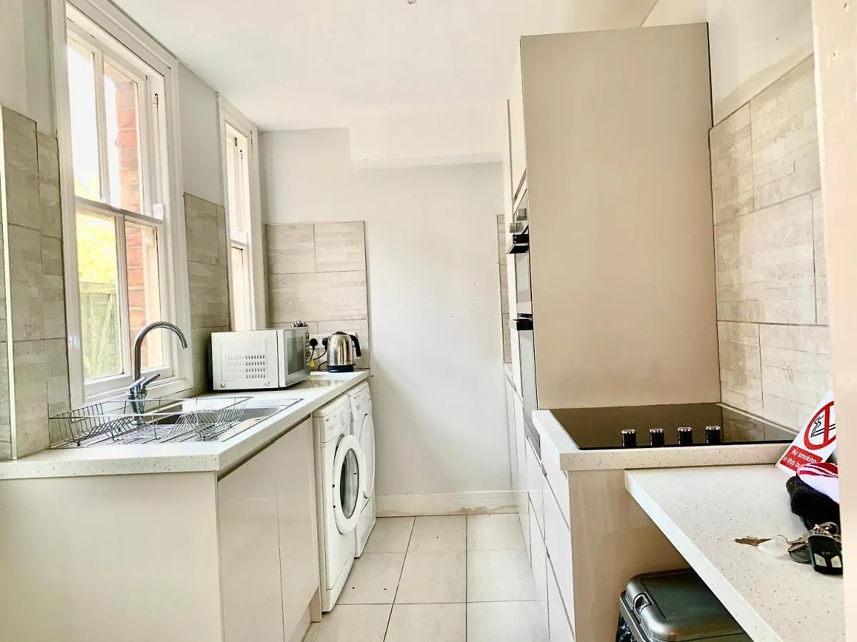 Matlock Street - Excellent House For Essential Workers And Contractors Parking Wifi Villa Nottingham Semesterbostad